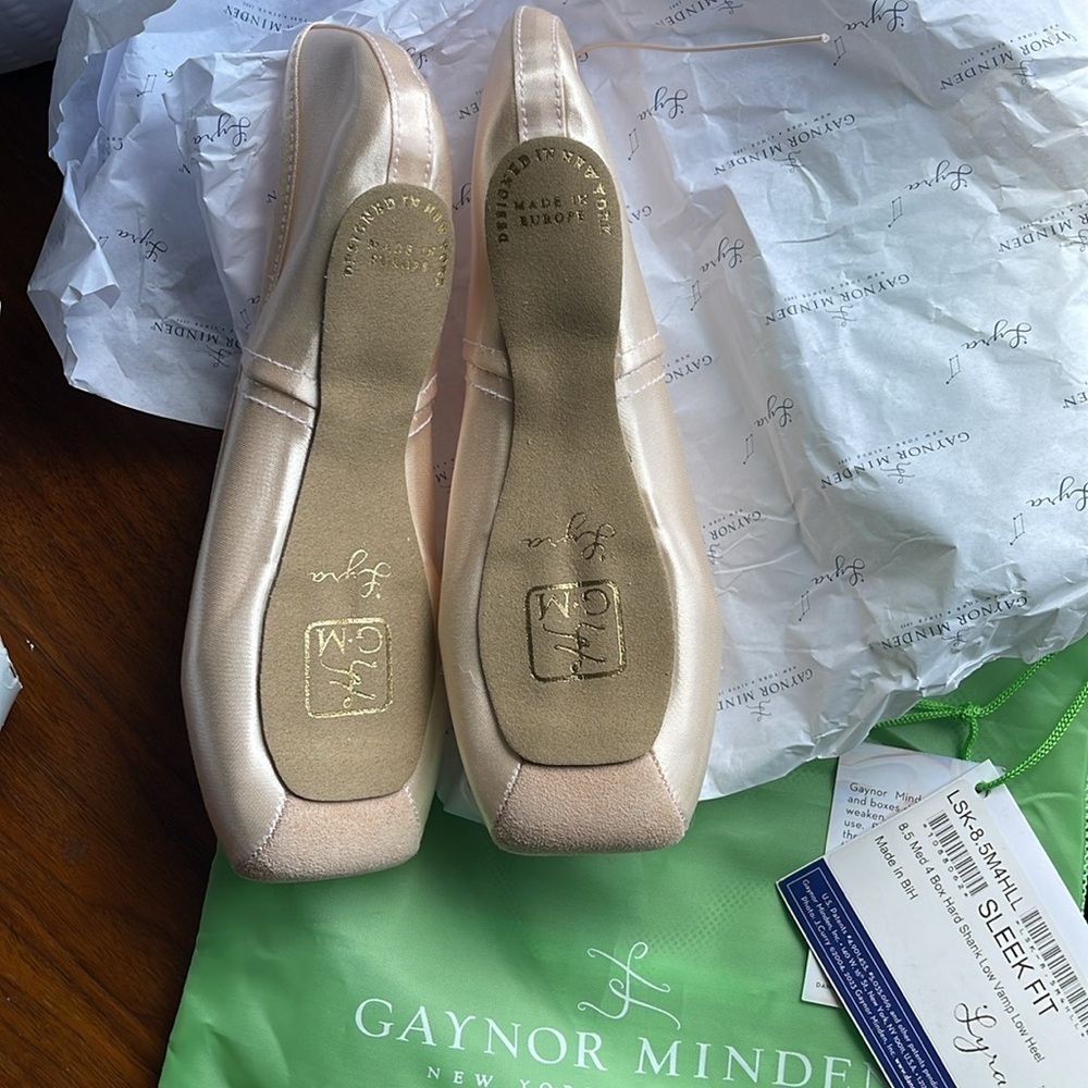Gaynor Minden Pointe Shoes - Picture 5 of 7